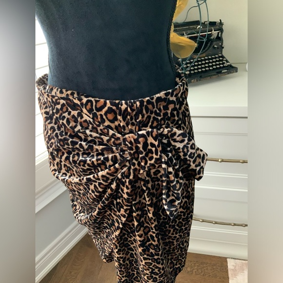 FORMULA JOVEN Leopard Cross Over Fabric Plush Skirt Women’s Size 28” - Picture 13 of 16
